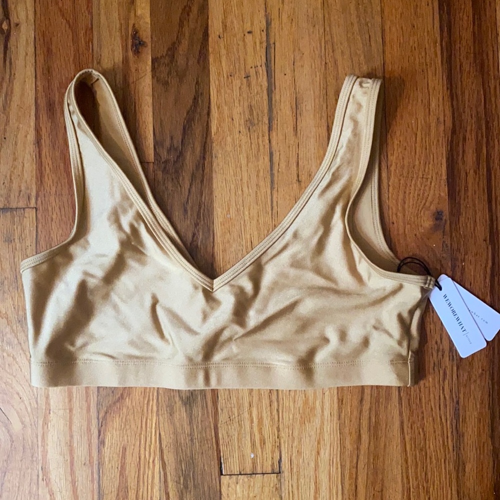 WE WORE WHAT | Active V-Neck Sports Bra